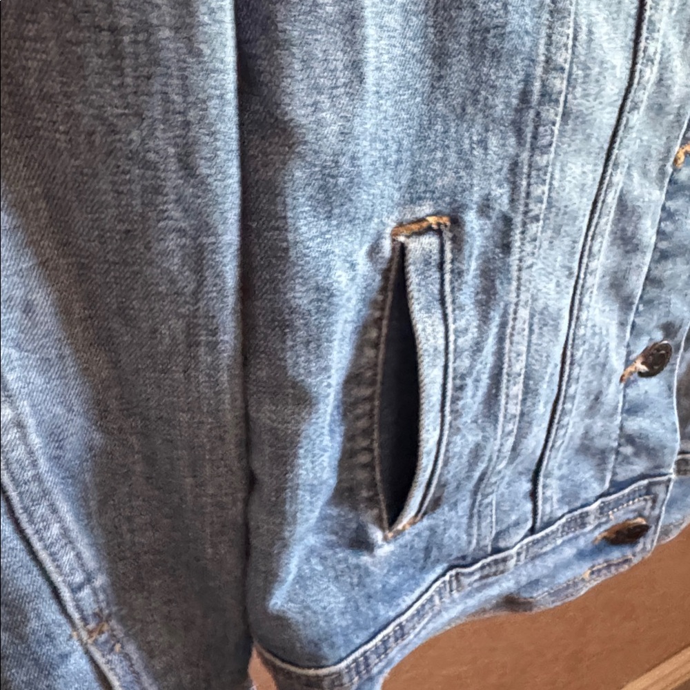 Old Navy Women’s Size Small Light Blue Denim Jean Jacket Casual Fall Style Used - Picture 5 of 7